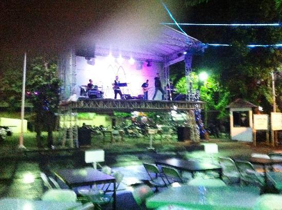 Amaliun Food Court