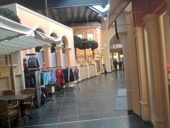 Winkelcentrum Massen