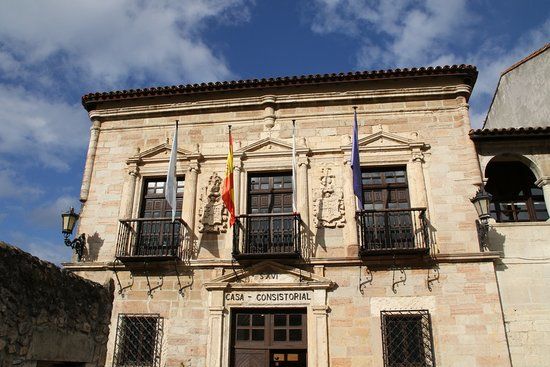 San Vicente de la Baruqera Belediye Sarayı