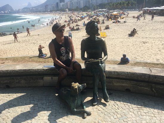 Estátua de Clarice Lispector