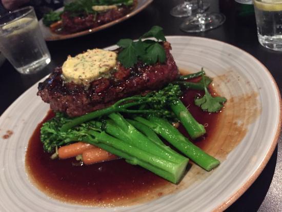 Skinny Dog Bar & Restaurant