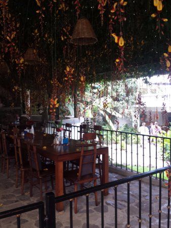 El Dragon Restaurant