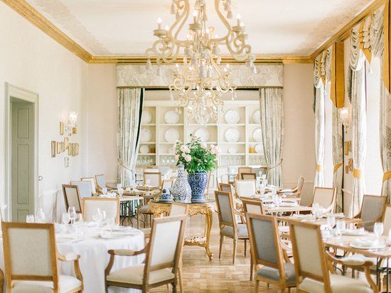 Piano Nobile Restaurant at Chateau Mcely