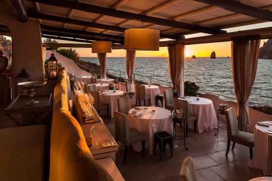 Il Cappero at Therasia Resort