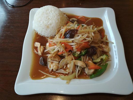 Lin's Wok