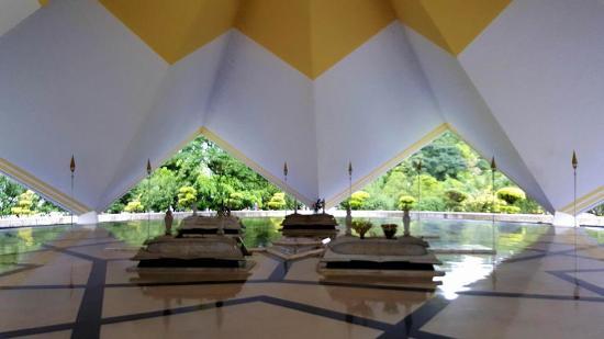 Makam Pahlawan