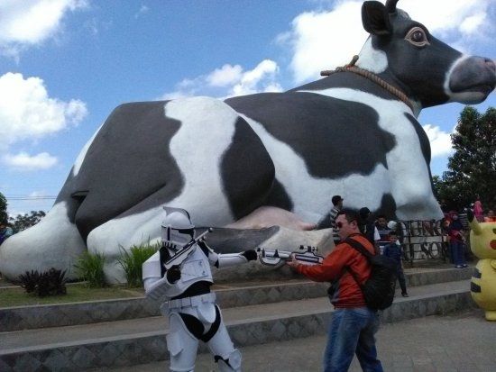 Lembu Suro Statue