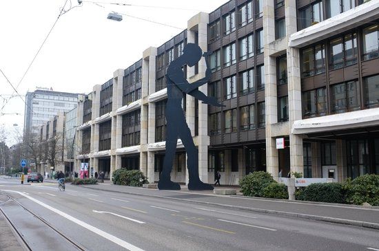 Hammering Man
