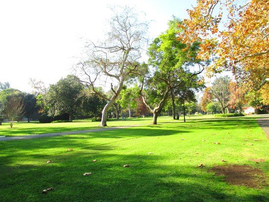 Holmby Park