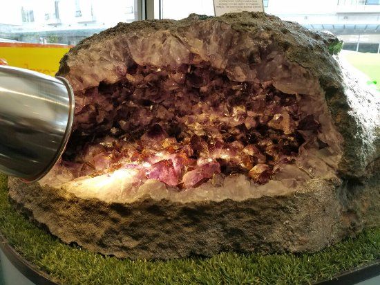 Mineral World and the Scratch Patch