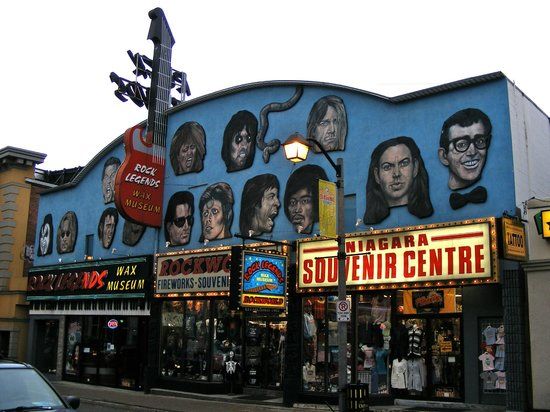 Musée de cire des légendes du rock