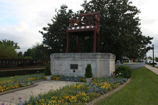 The Big Duncan Phyfe Chair