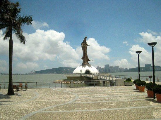 Kun Iam Statue