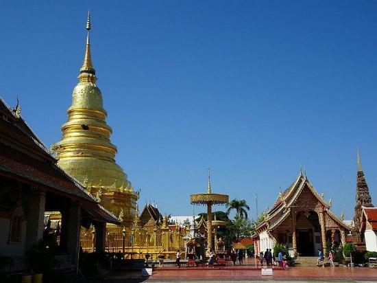 Wat Phra That Hariphunchai