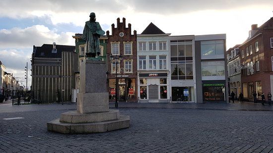 Hieronymus Bosch Statue