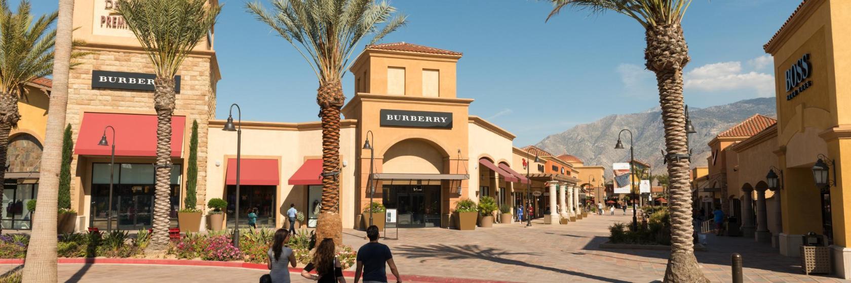 Desert Hills Premium Outlets