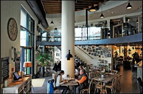 Primi Cafe Lounge & Restaurant