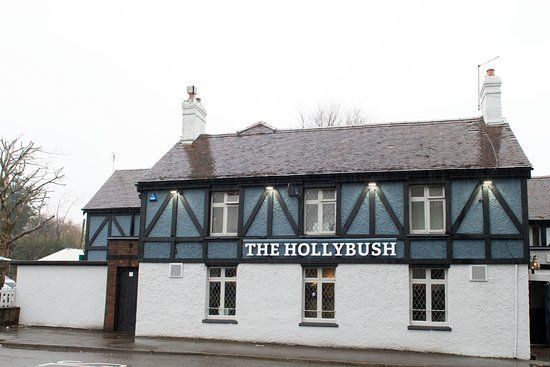 Hollybush Stonehouse Pizza & Carvery