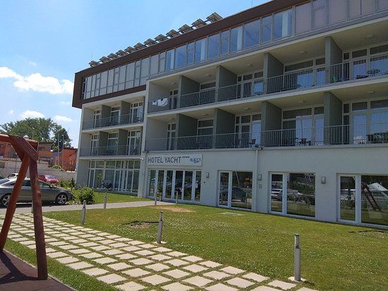 Yacht Club Hotel Spa & Restaurant