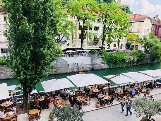 Pizzeria Ljubljanski Dvor