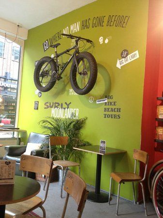 Lola Bikes & Coffee