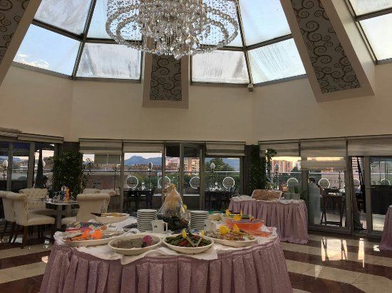 Tuana Restaurant
