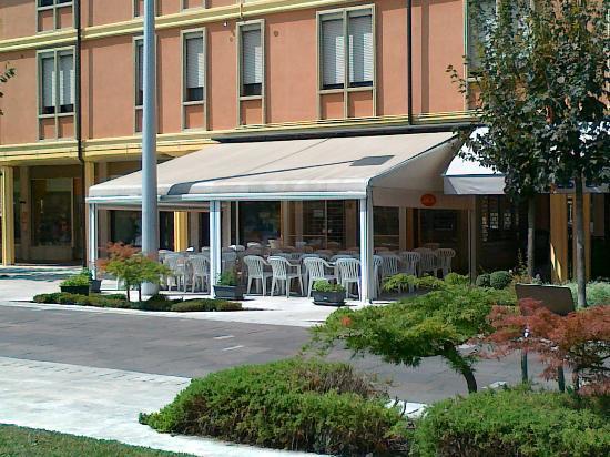 Little Bar