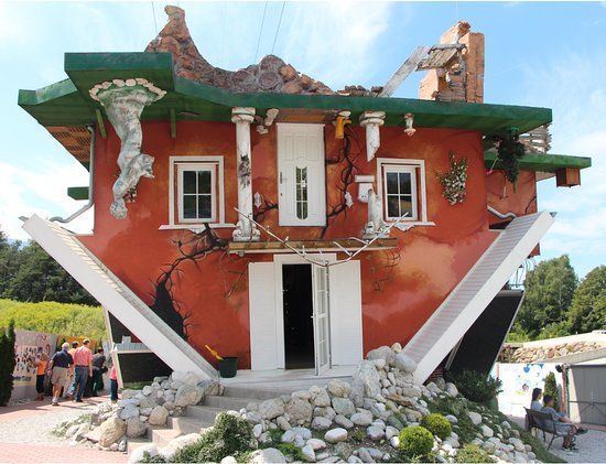 Haus steht Kopf
