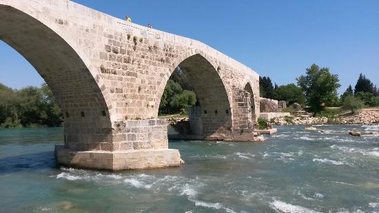 Aspendos Köprüsü