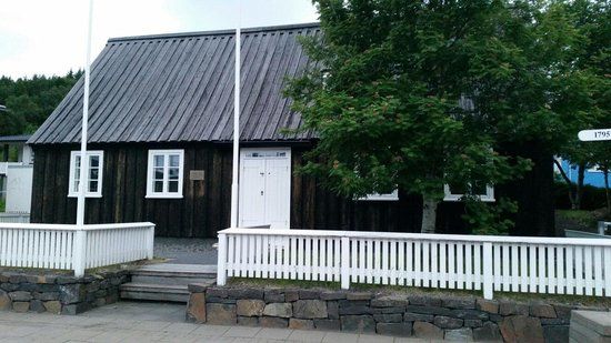 Laxdal House