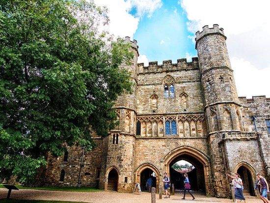 Battle Abbey and Battlefield