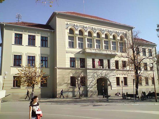 Cacak Gimnasium