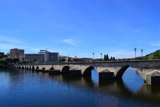Ponte Velha sobre o rio Tua