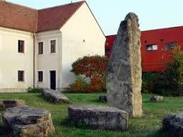Holicske megality