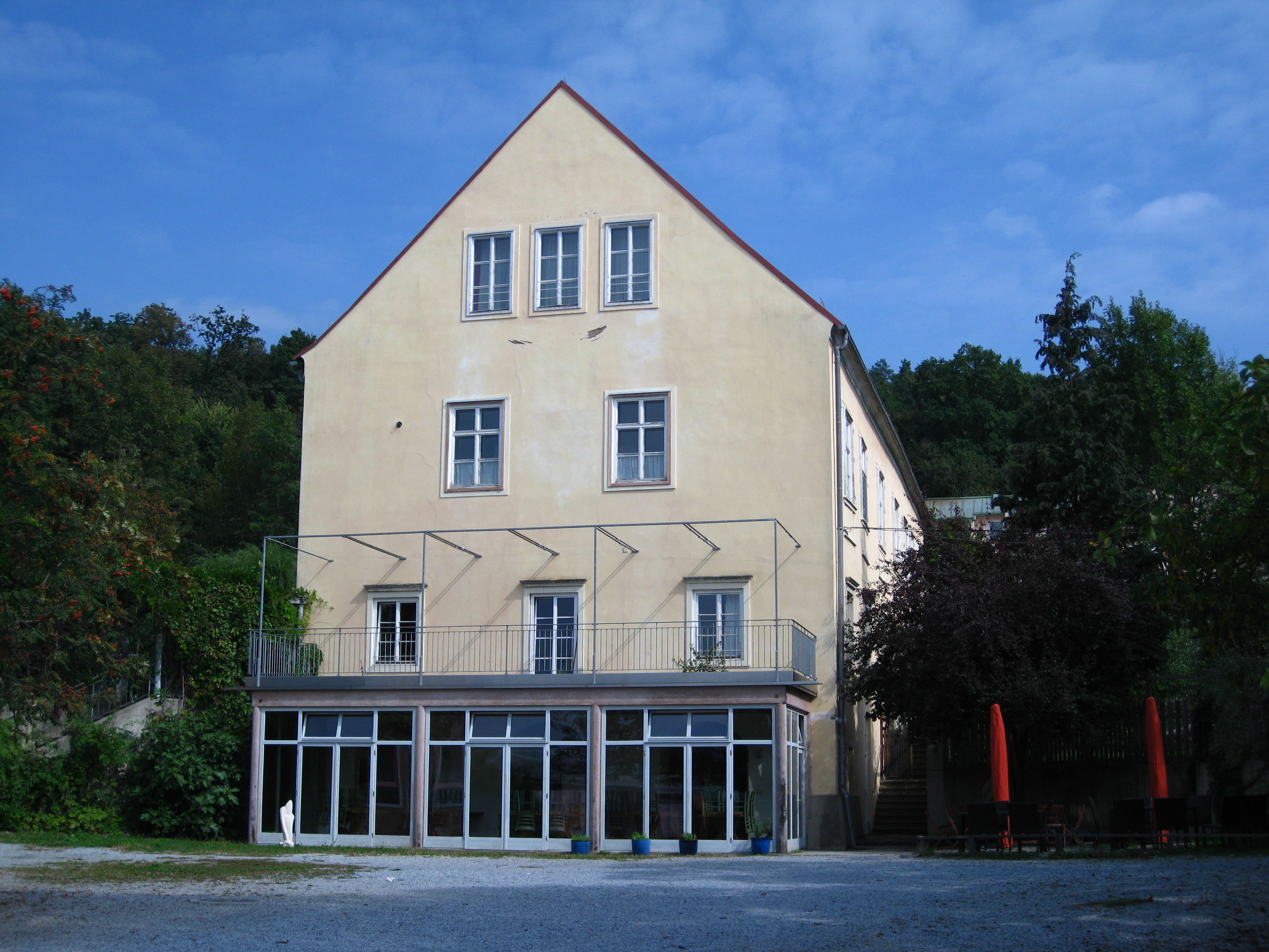Messendorf castle