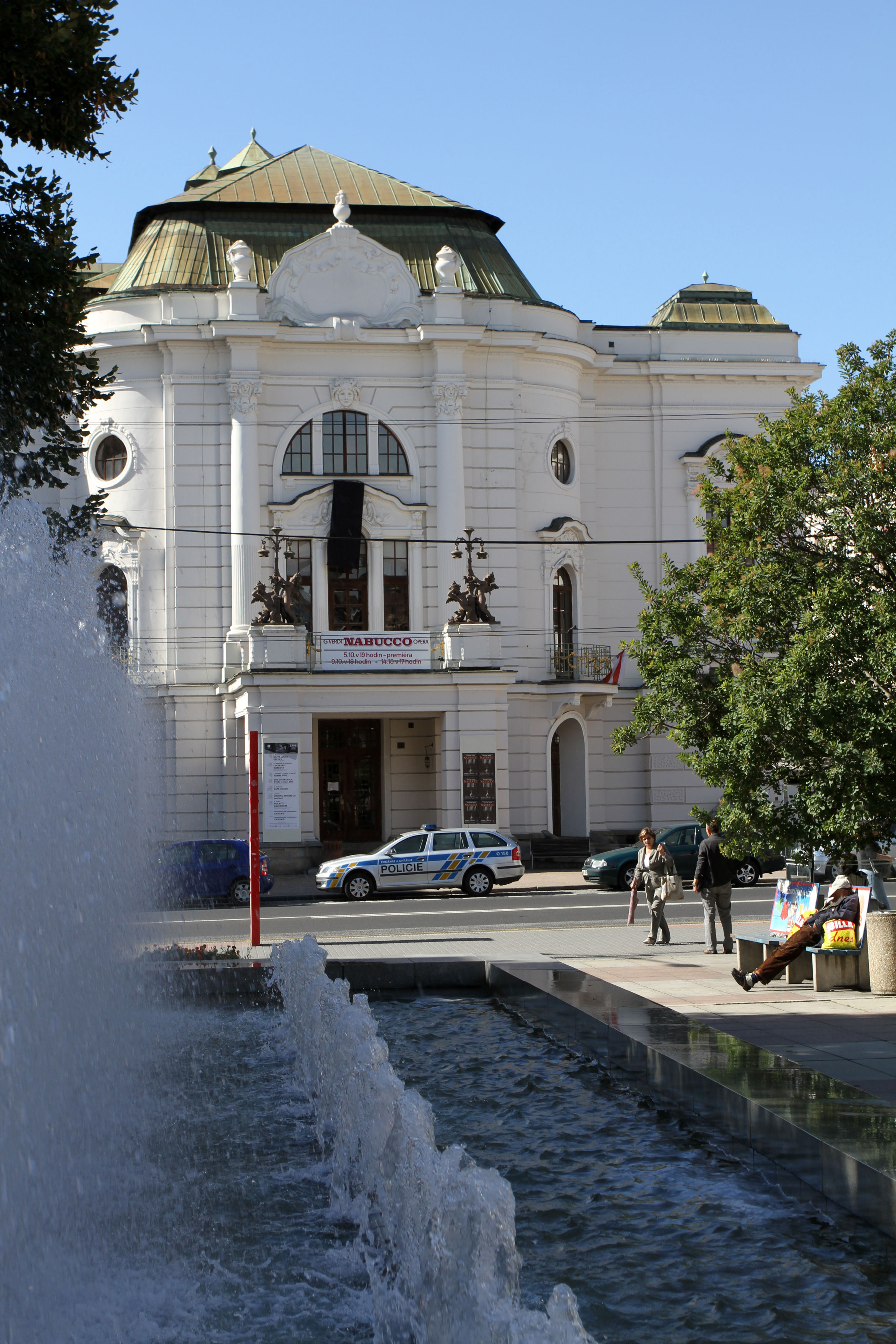 Severoceske divadlo opery a baletu