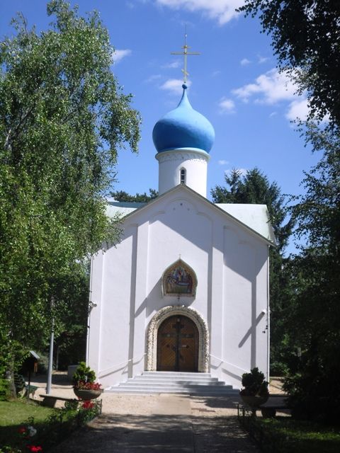 Eglise Notre-Dame-de-la-Dormition de Sainte-Genevieve-des-Bois