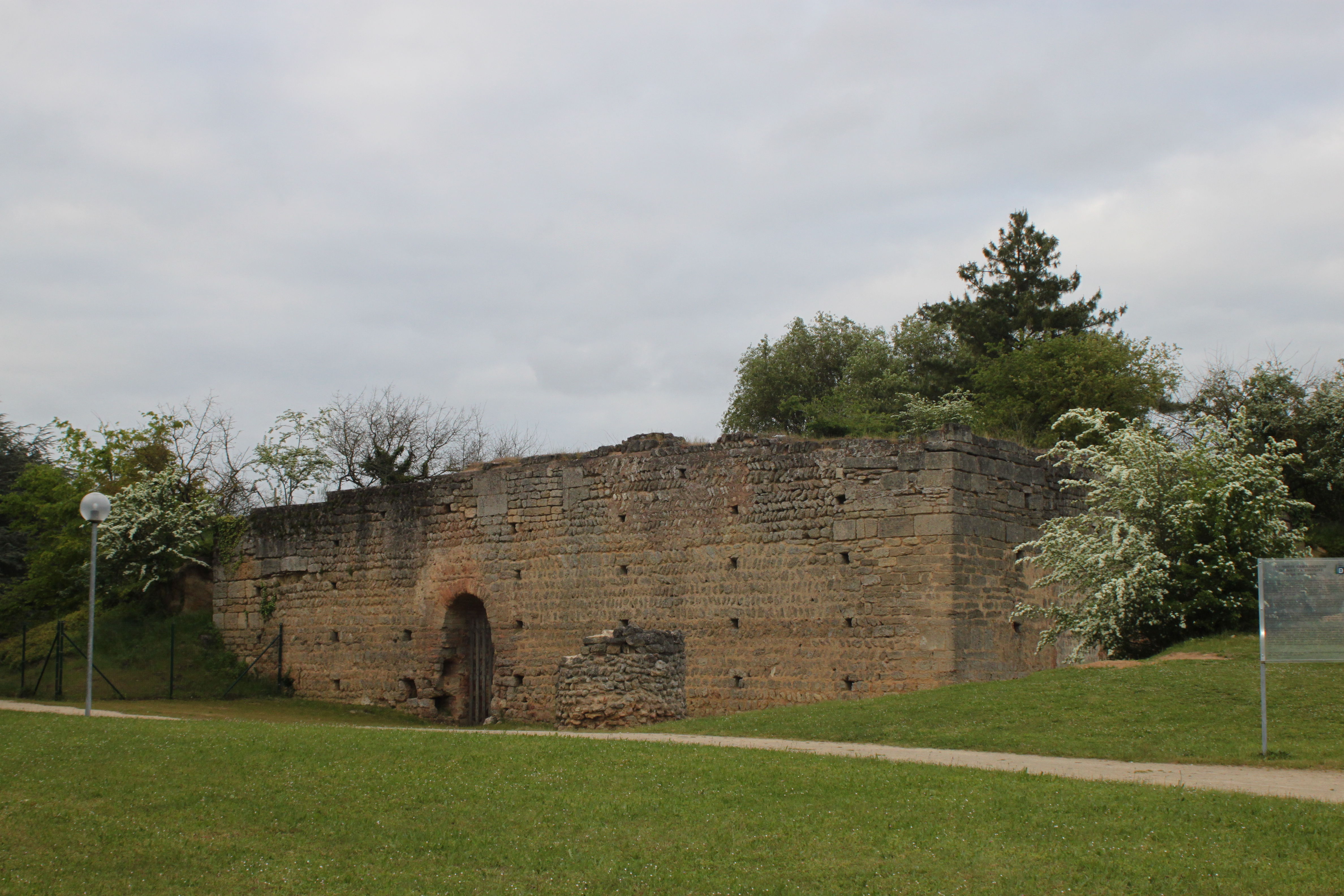 Motte castrale de Doue-la-Fontaine