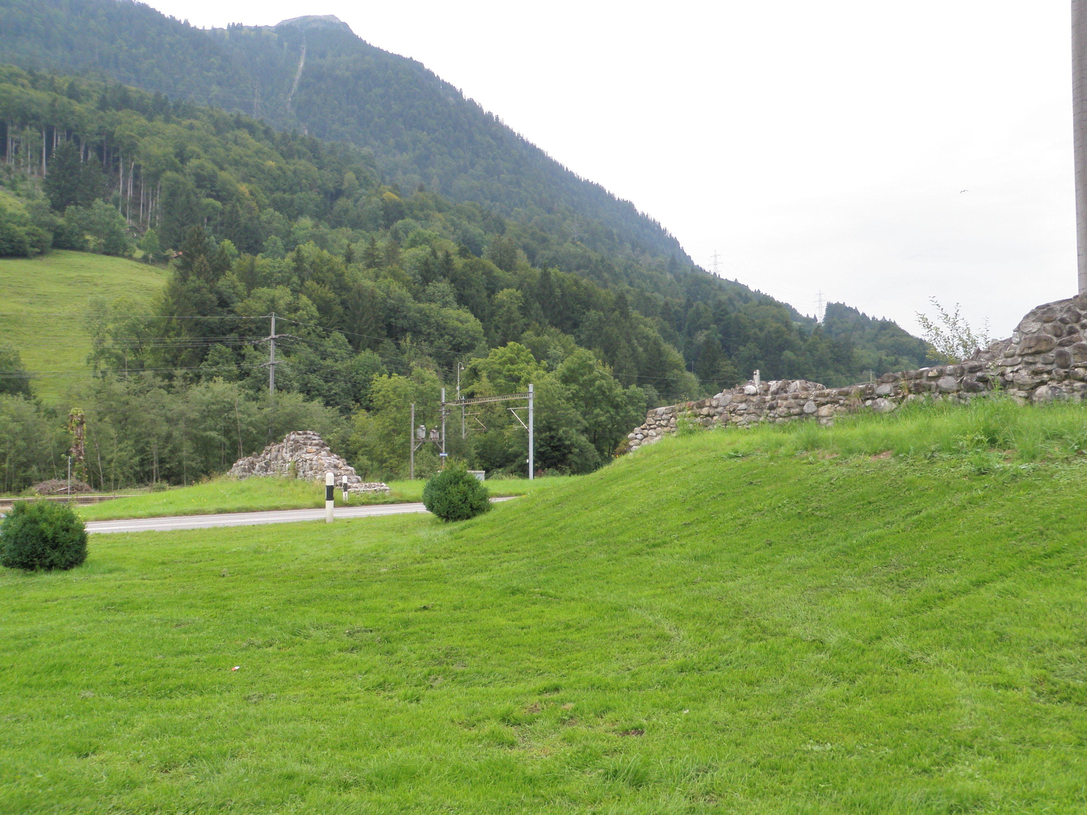 Burgruine Mülenen und Letzi