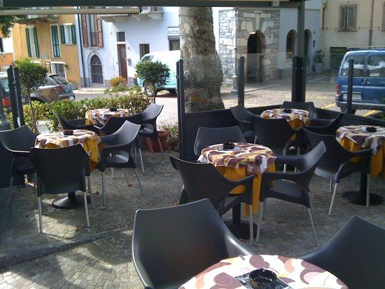 27 Metriquadri Cafe