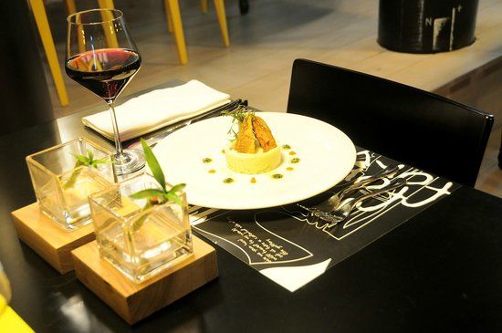 Life Gallery Hotel