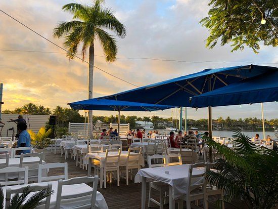 Cardo's Steakhouse & Cocktail Bar