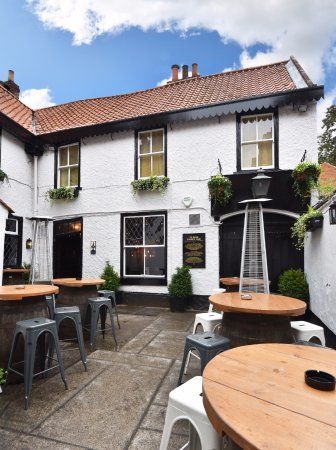 Ye Olde Starre Inn