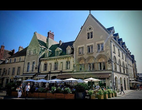 Le Café Serpente