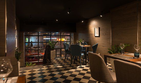 The Garlik De Tham Restaurant