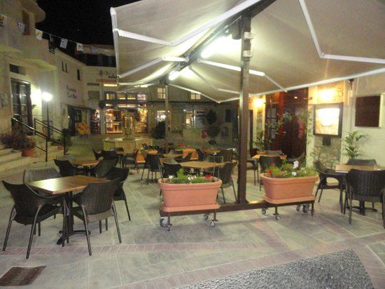 Pissouri Square Snack Bar
