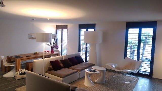 Seven & Sea Lounge