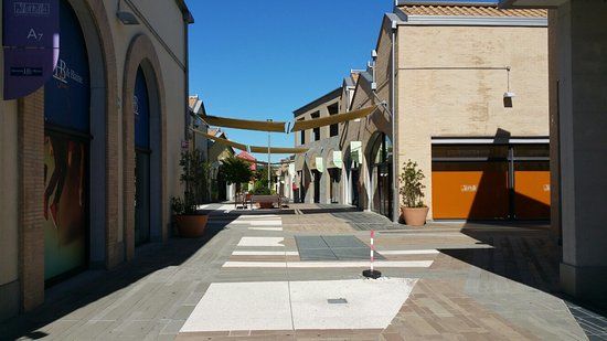 Soratte Outlet Mall