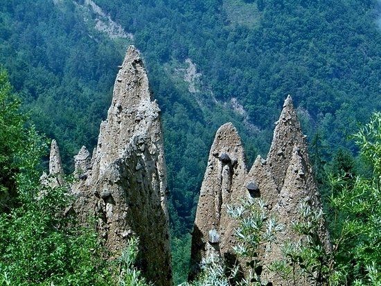 Piramidi di Terra