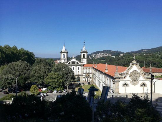 Monasterio de Santo Tirso